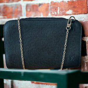 Louis Vuitton Black Clutch Taiga Leather